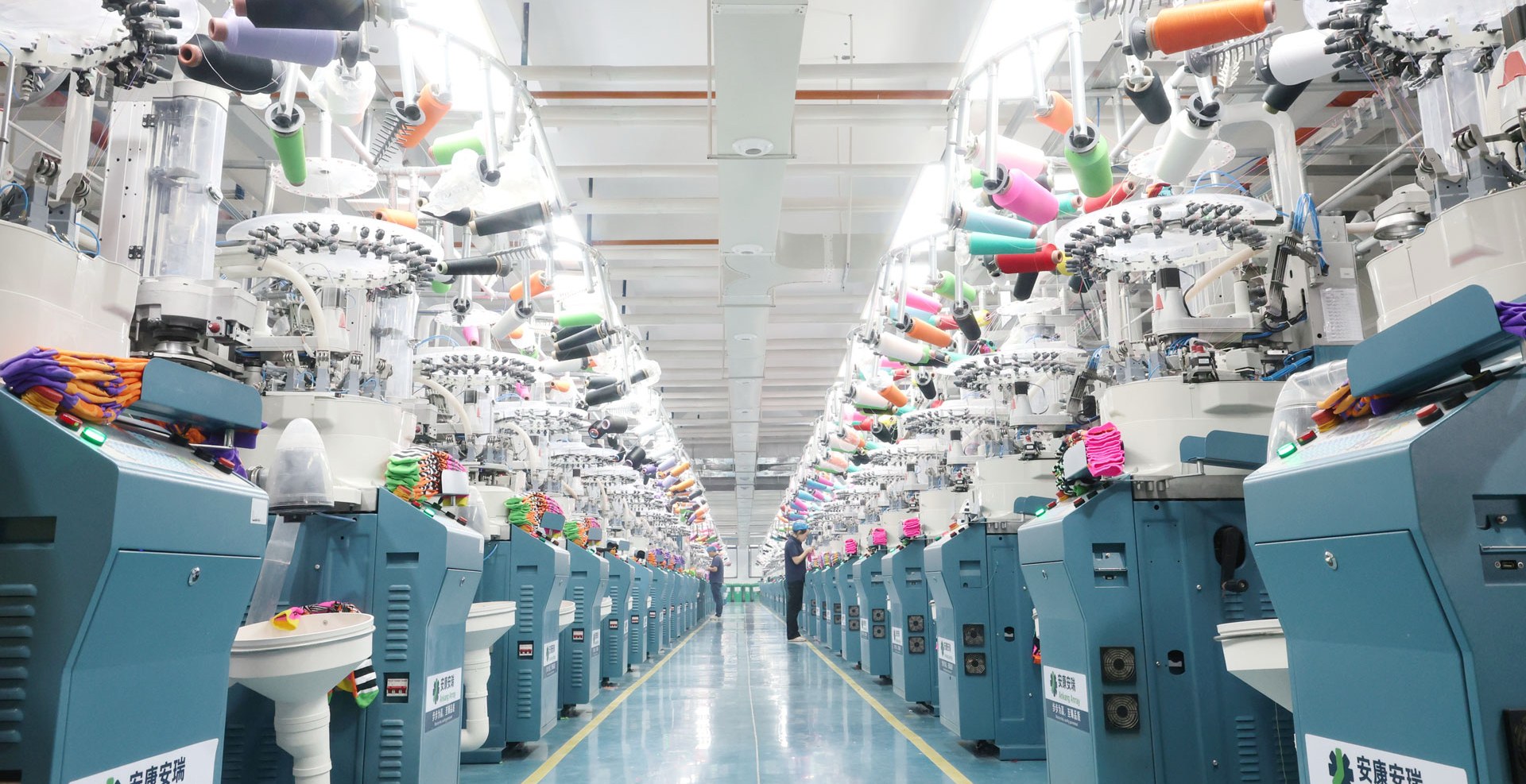 柏润袜子工厂智能织造车间